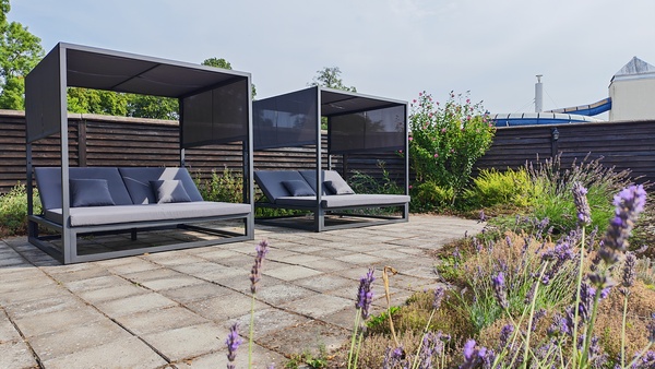 Daybed im Saunagarten