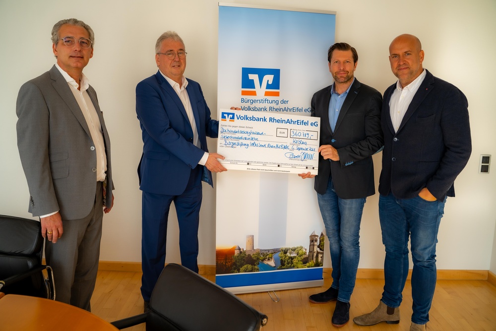 monte mare & friends spenden über 360.000 Euro an die Bürgerstiftung der Volksbank RheinAhrEifel zugunsten der Unwettergeschädigten