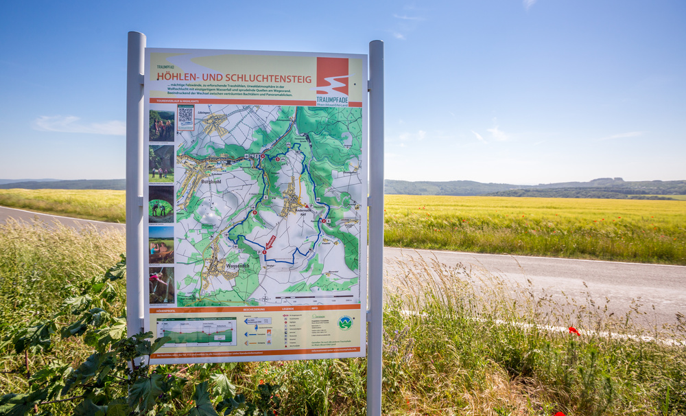 Traumpfad <br/> Höhlen- und <br/> Schluchtensteig Kell