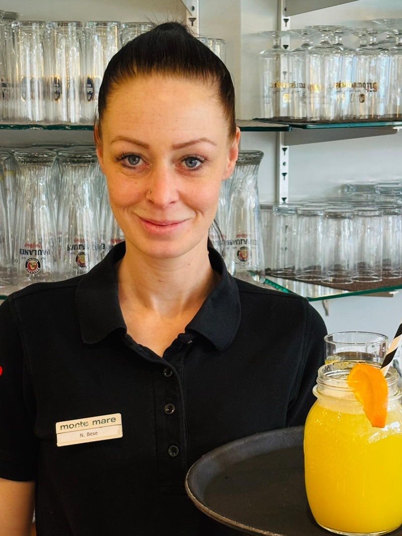 Nicole Bese Service