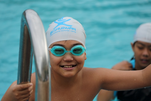 Bronze-Schwimmkurs für Kinder zwischen 7 und 11 Jahren mit Seepferdchenabzeichen