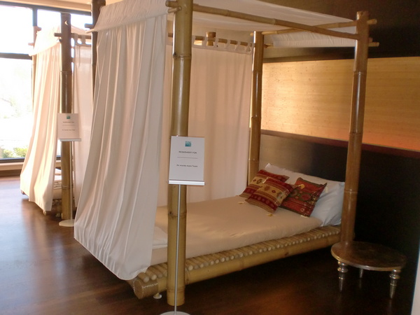 Gutschein für eine Reservierung Bambusbett im Saunabereich (bis zu 2 Personen)
